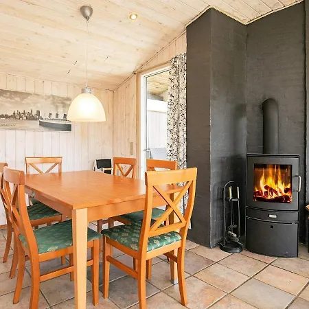 Three-bedroom Holiday In 2 Nyaraló *