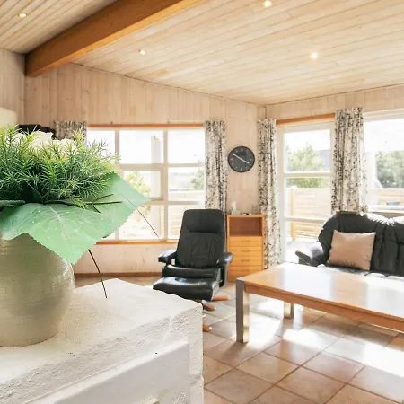 Three-bedroom Holiday In 2 Nyaraló