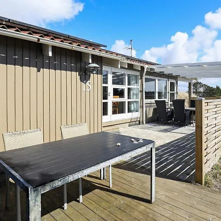Three-bedroom Holiday In 2