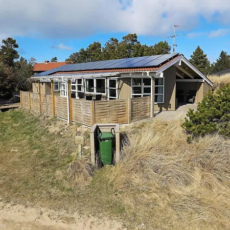 Three-bedroom Holiday In 2 *