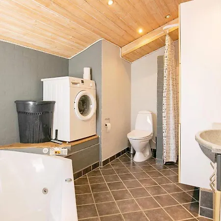 Three-bedroom Holiday In 2 Nyaraló Vejers Strand