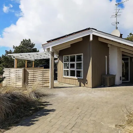 Nyaraló Three-bedroom Holiday In 2 *