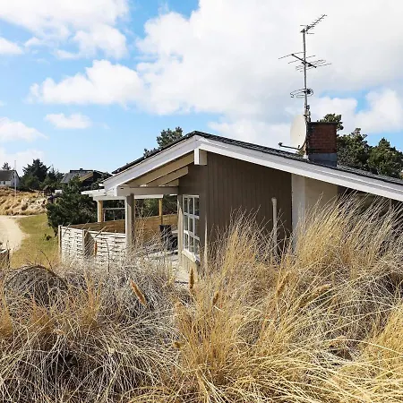 Three-bedroom Holiday In 2 * Vejers Strand